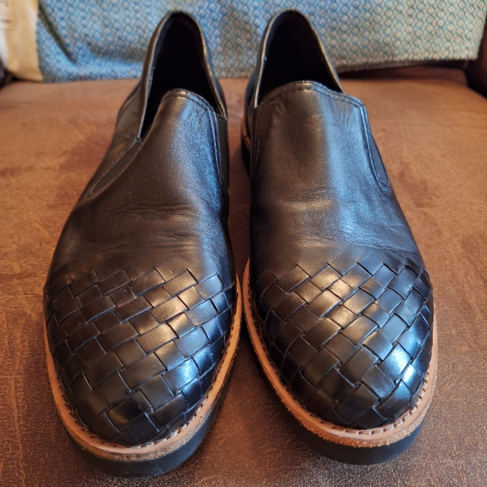Van Eli Women's Black Leather Slip-on With Brown Trim Size 7.5